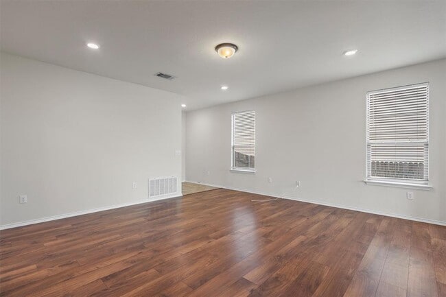 Building Photo - 7604 Knockfin Dr