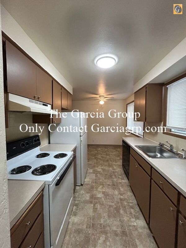 Building Photo - 581 Holmes Ln