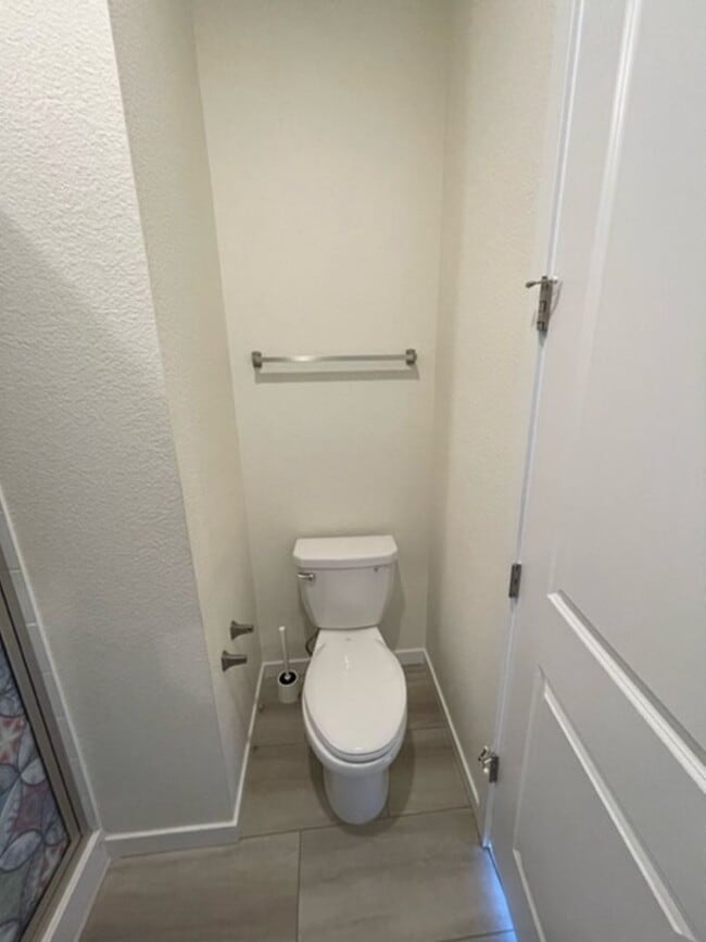 Building Photo - Beautiful & Spacious 4Bed, 3Bath In Breathtaking Erie Co,