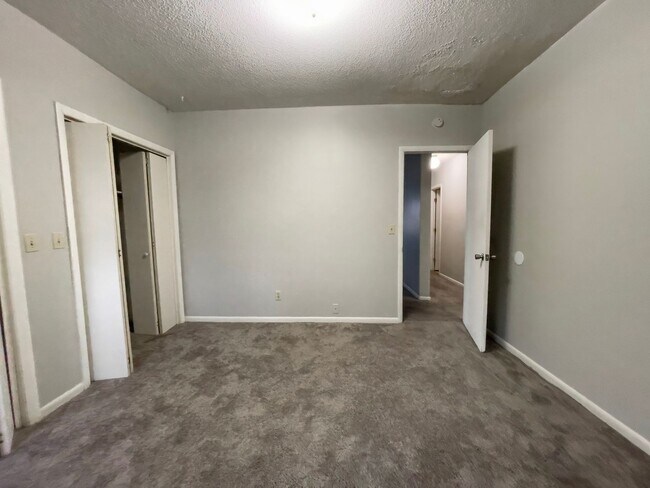 Building Photo - 1409 W Jackson St