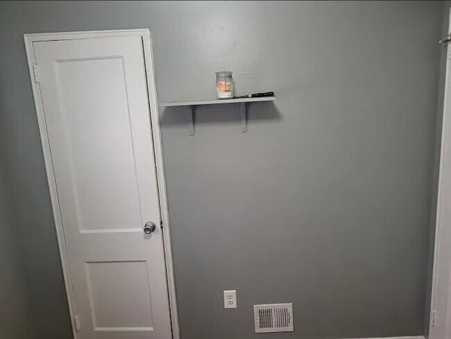 Building Photo - 8409 Navahoe Dr