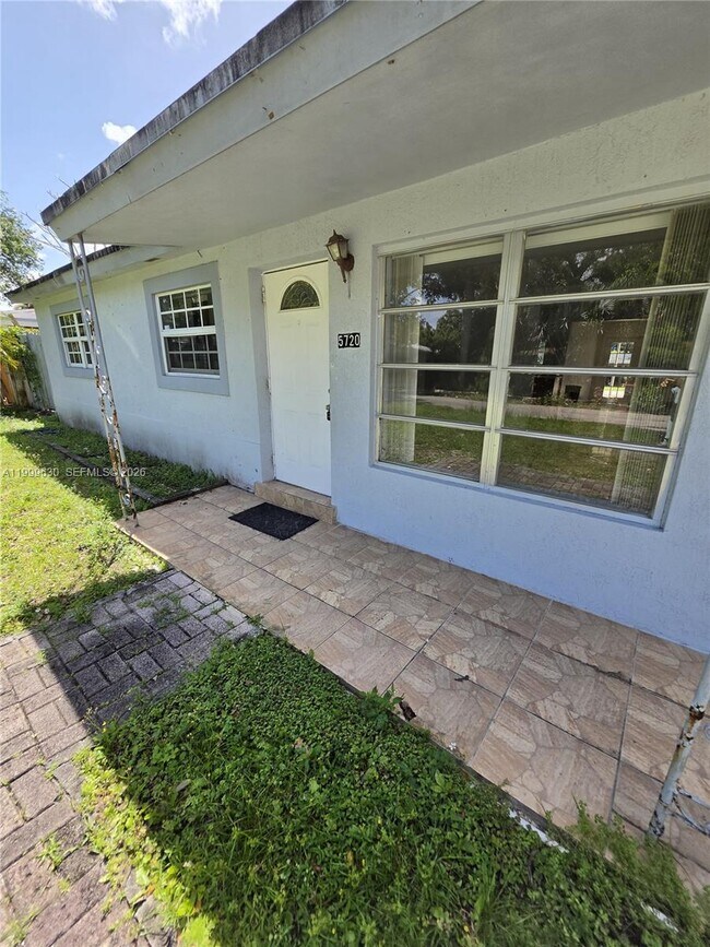 Building Photo - 5720 Douglas St