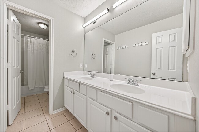 Building Photo - 155 E Concord Valley Cir