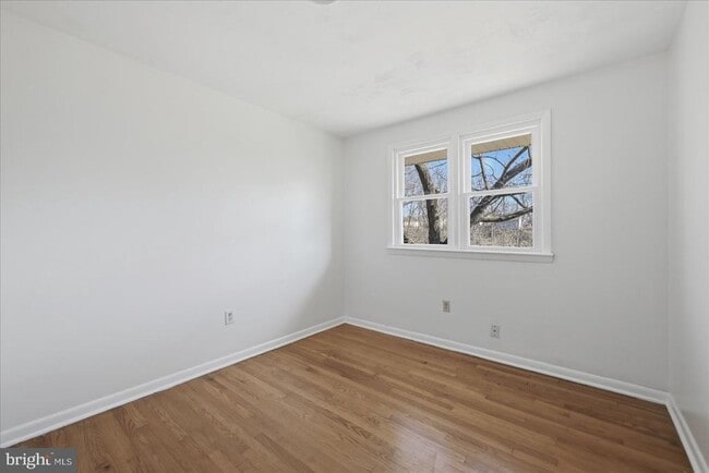 Building Photo - 210 Stafford Dr