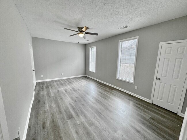 Building Photo - 3557 Kearney Ave