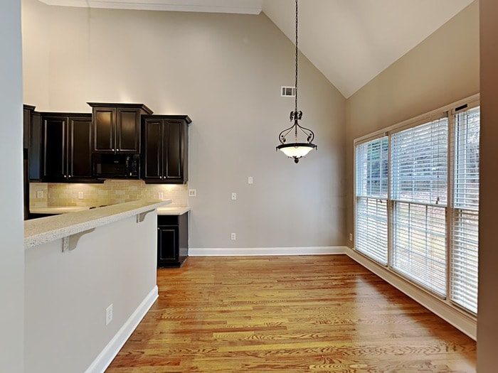 Building Photo - 1350 Lamont Cir