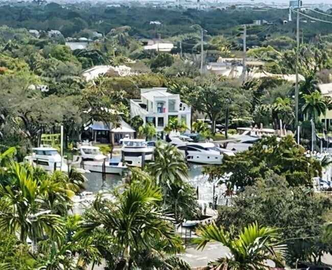 Building Photo - 610 W Las Olas Blvd