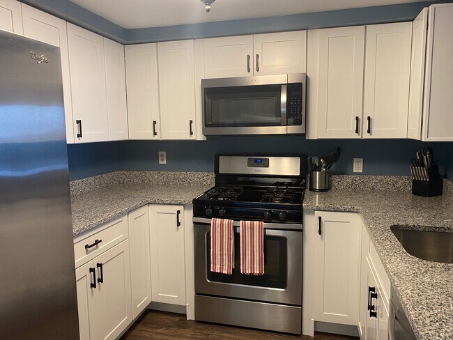 Building Photo - 422 Ocean Blvd N