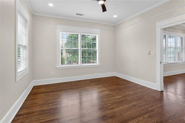 Building Photo - 585 Jones Ave NW
