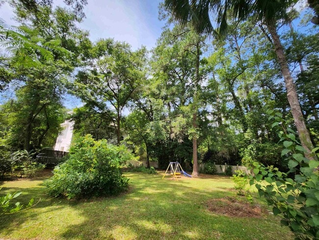 Building Photo - 1041 Cherokee Dr