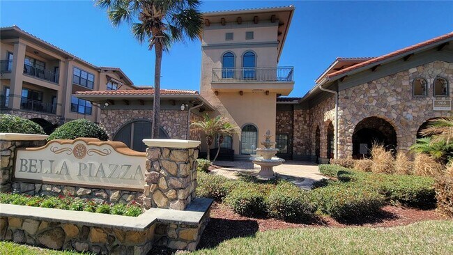 Building Photo - 914 Charo Pkwy