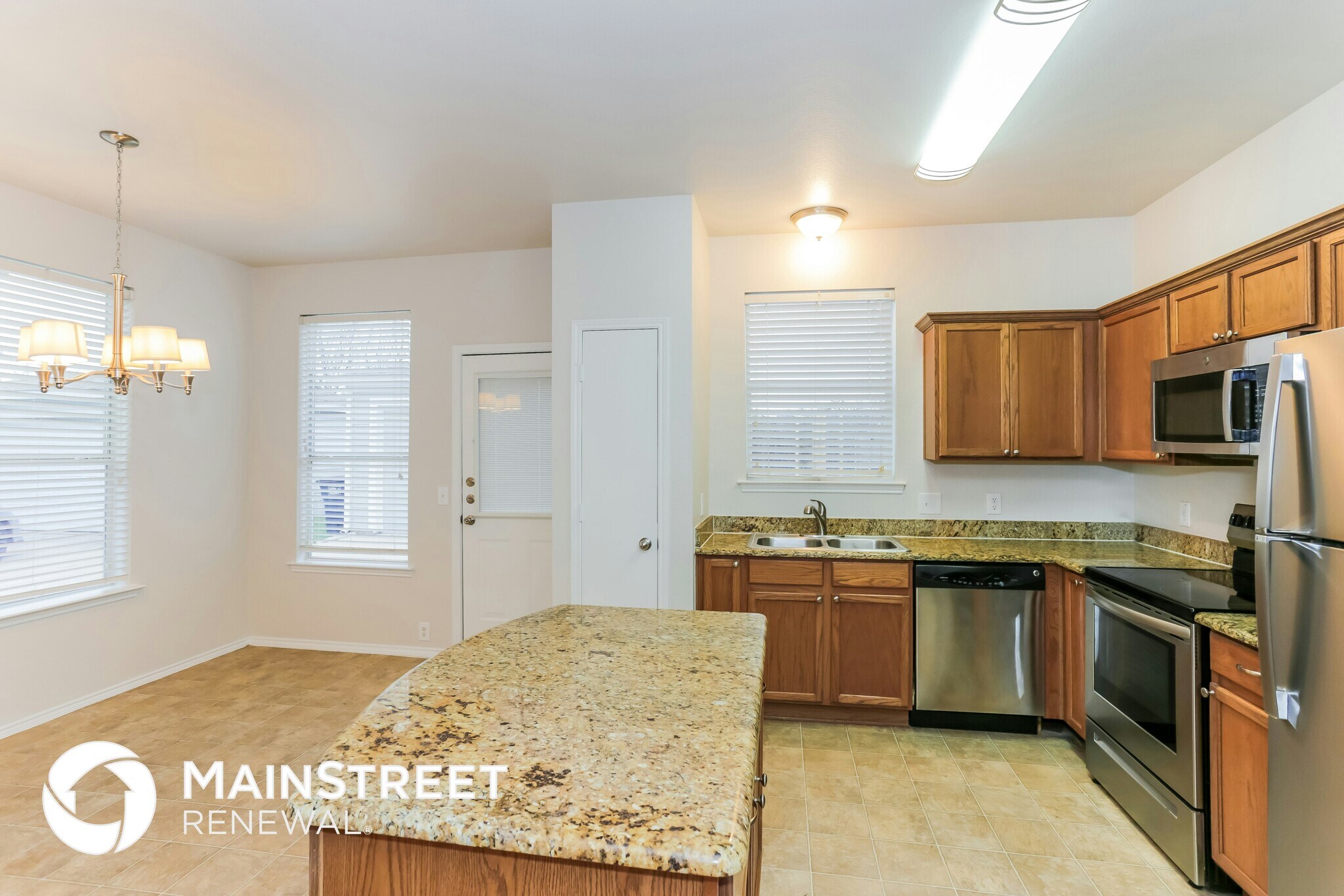 Building Photo - 10620 Astor Dr