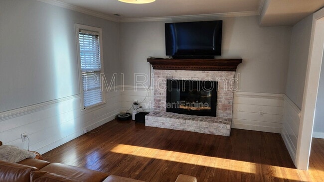 Building Photo - 2018 Cambridge Dr