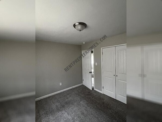 Building Photo - 5311 Allen St