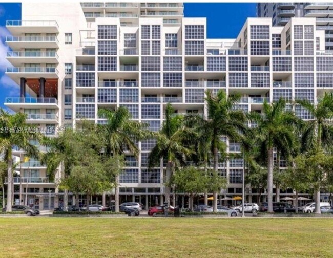 Building Photo - 3451 NE 1st Ave