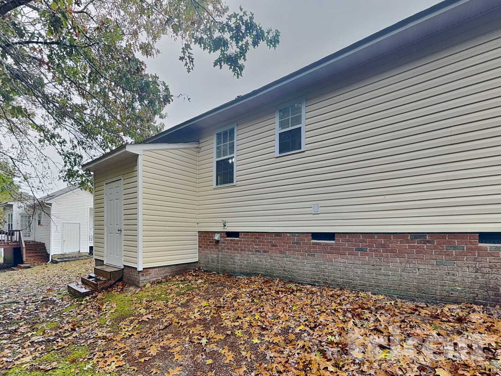 Building Photo - 1017 Laurel Leaf Rd