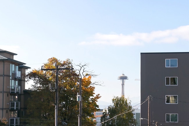 Building Photo - 502 Bellevue Ave E