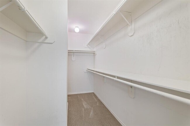Building Photo - 1809 Genesee St