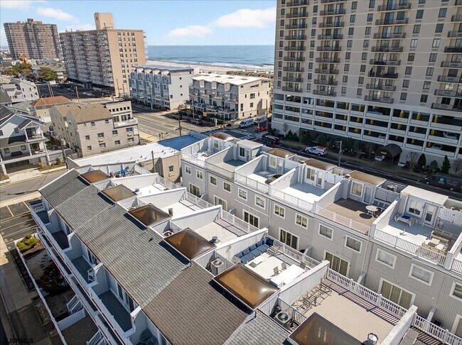 Building Photo - 9616 Pacific Ave