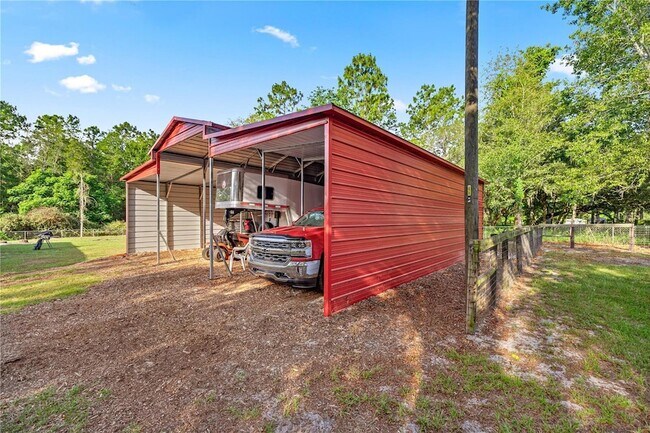 Building Photo - 4660 SW 166th Court Rd
