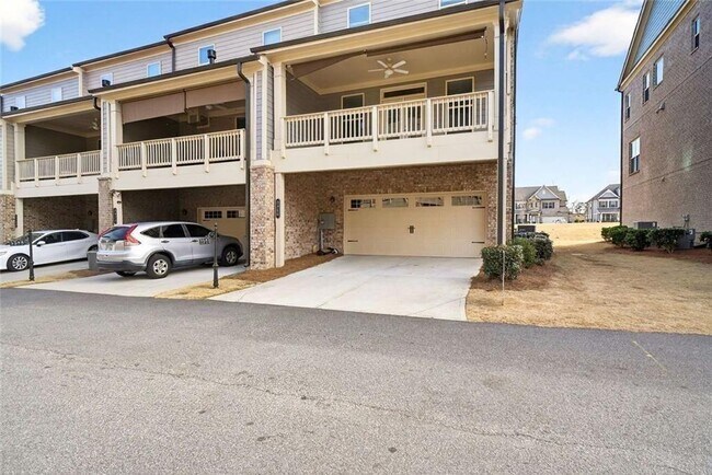 Building Photo - 3960 Redwood Dr