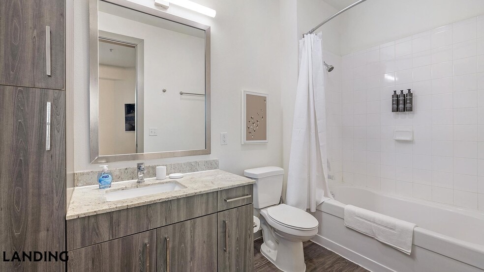 Building Photo - 101 S Center St