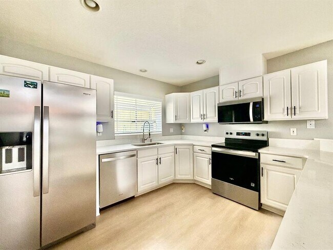 Building Photo - 6600 Gentle Ben Cir