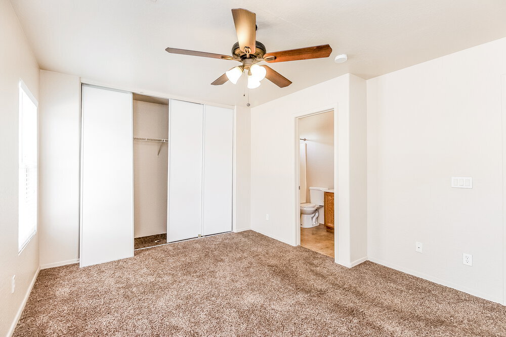 Building Photo - 4090 E Silverbell Rd