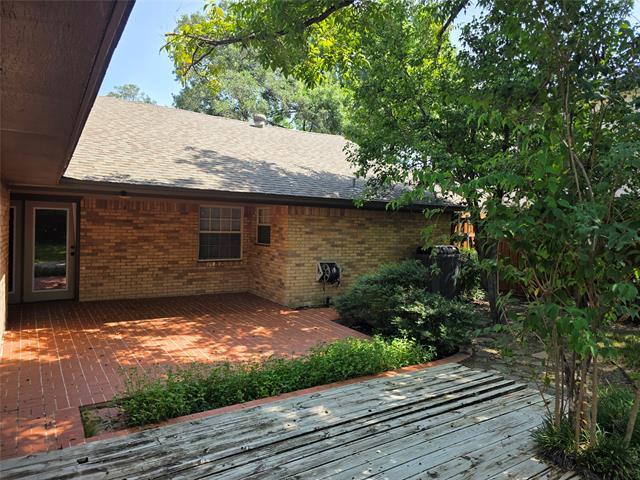 Building Photo - 9784 Maplehill Dr