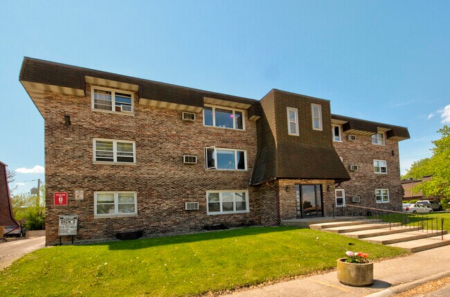 Building Photo - 1608 Richmond Cir