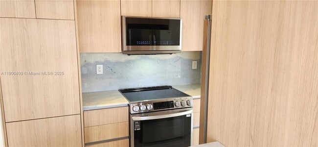 Building Photo - 7601 Dickens Ave