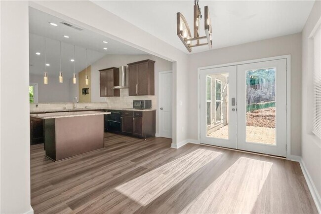 Building Photo - 2050 Shaffer Rd