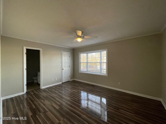 Building Photo - 3915 Sterling Pointe Dr