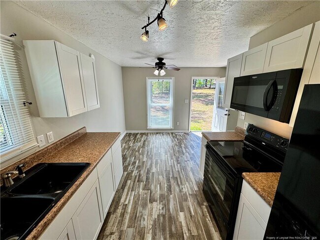 Building Photo - 3323 Balero Ct