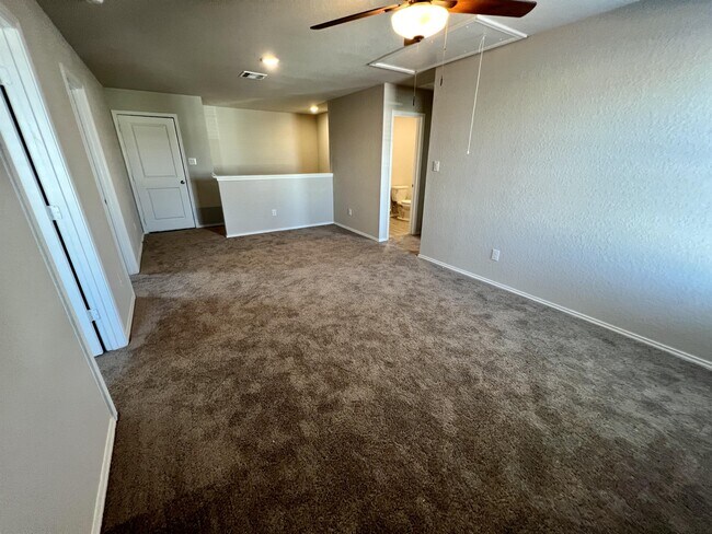 Building Photo - 2824 Rosefinch