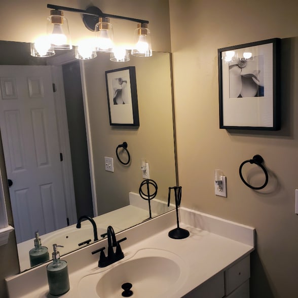 Building Photo - 2604 Alexander Farms Way