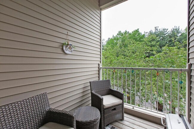 Building Photo - Spacious *2Bed*2Bath townhome Cottage Grove Available 7/1/26!