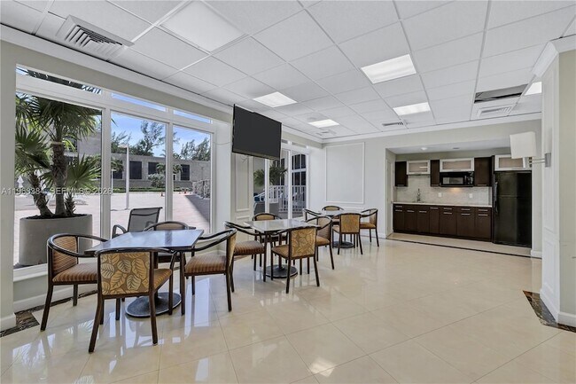 Building Photo - 3180 S Ocean Dr