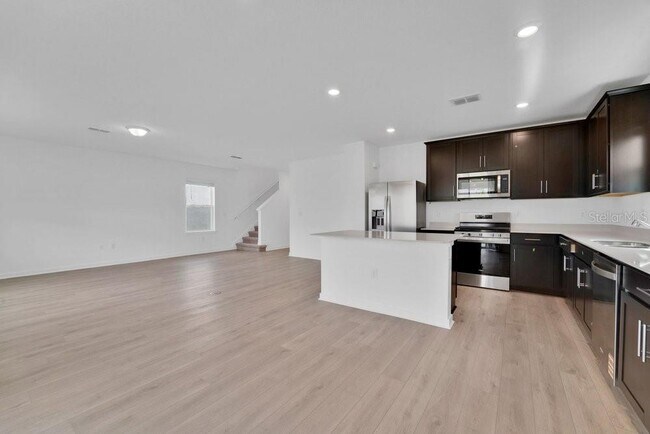 Building Photo - 33460 Binding Ties Ln