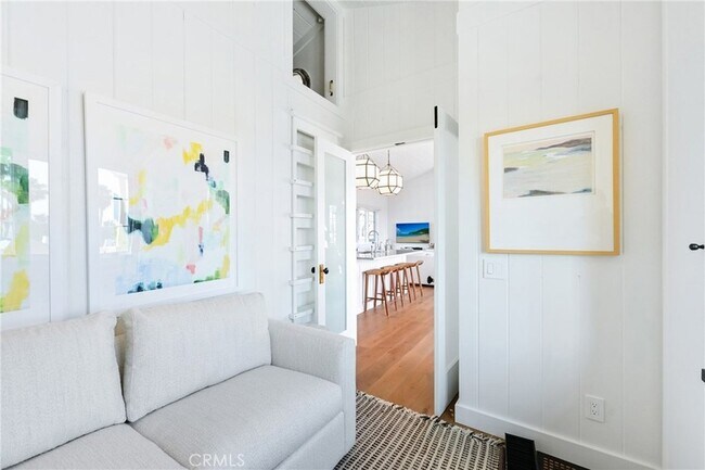 Building Photo - 360 Cliff Dr