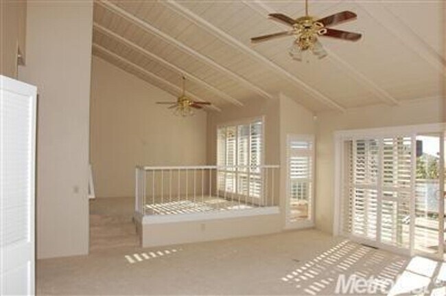 Building Photo - Home in The Bluffs overlooking American River