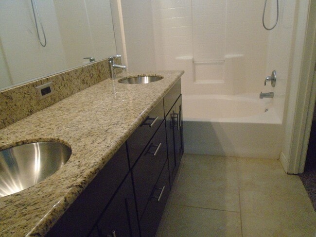 Building Photo - MOVE IN SPECIAL $3397.50 MOVES YOU IN!