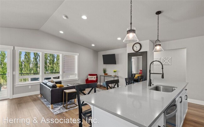 Building Photo - 3 br, 3 bath House - 3020 Riverview Lane