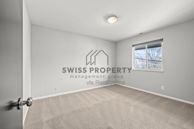 Building Photo - 1155 Edgehill Rd