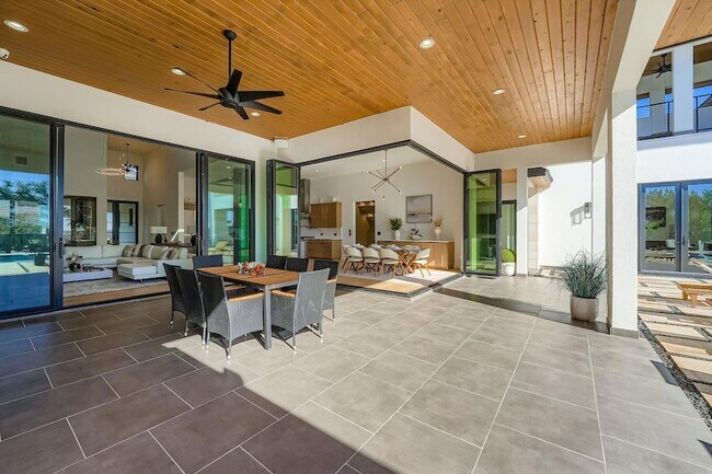 Building Photo - 6412 Lantern View Dr