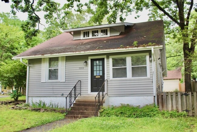 Primary Photo - F Street - 4 Bed 2 Bath Home