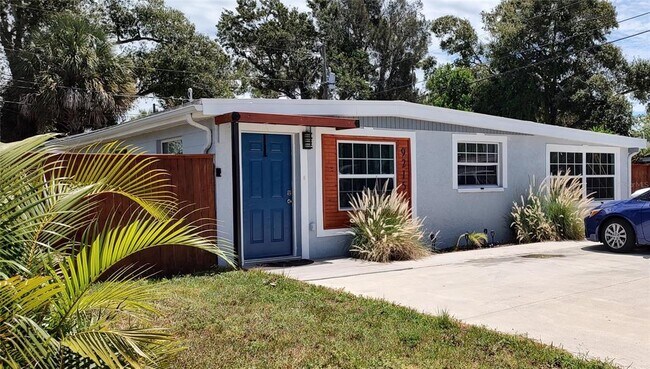 Primary Photo - 9215 Starkey Rd