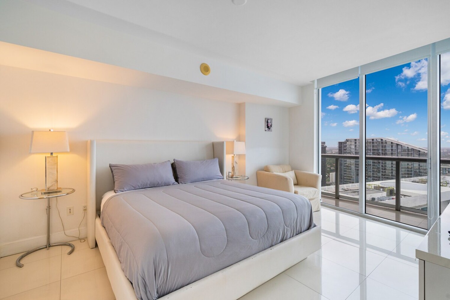 Building Photo - 485 Brickell Ave