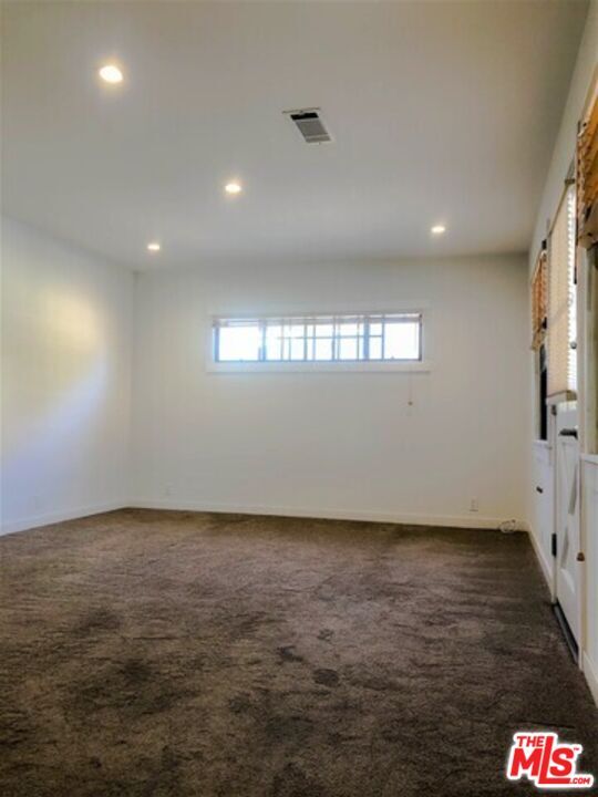 Building Photo - 7800 Dunbarton Ave