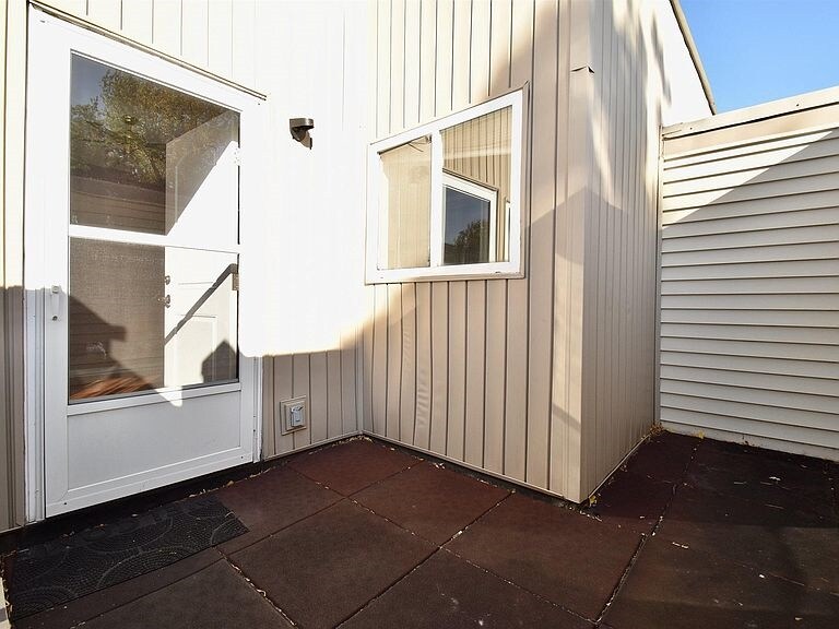 Building Photo - 6831 N Frostwood Pkwy